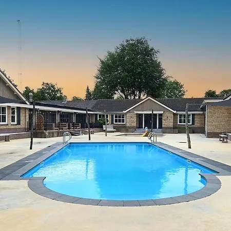 Hébergement de vacances Beautiful With Spacious Garden, Cleaning Included *