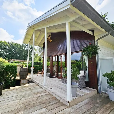 Hébergement de vacances Beautiful With Spacious Garden, Cleaning Included Voorthuizen